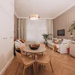 Stylish New In With A/c Διαμέρισμα