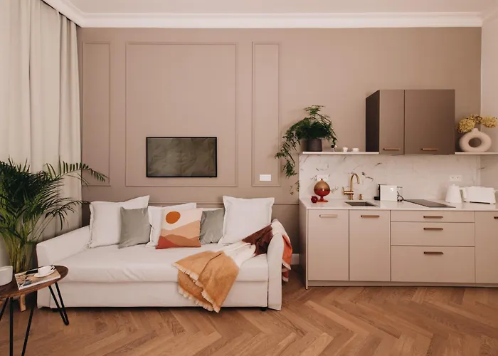 Stylish New In With A/c * Prague